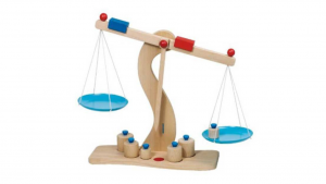 A 3D picture of a wooden weighing tool